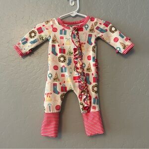 Sweethoney pink christmas motif ruffled footie pajamas size newborn